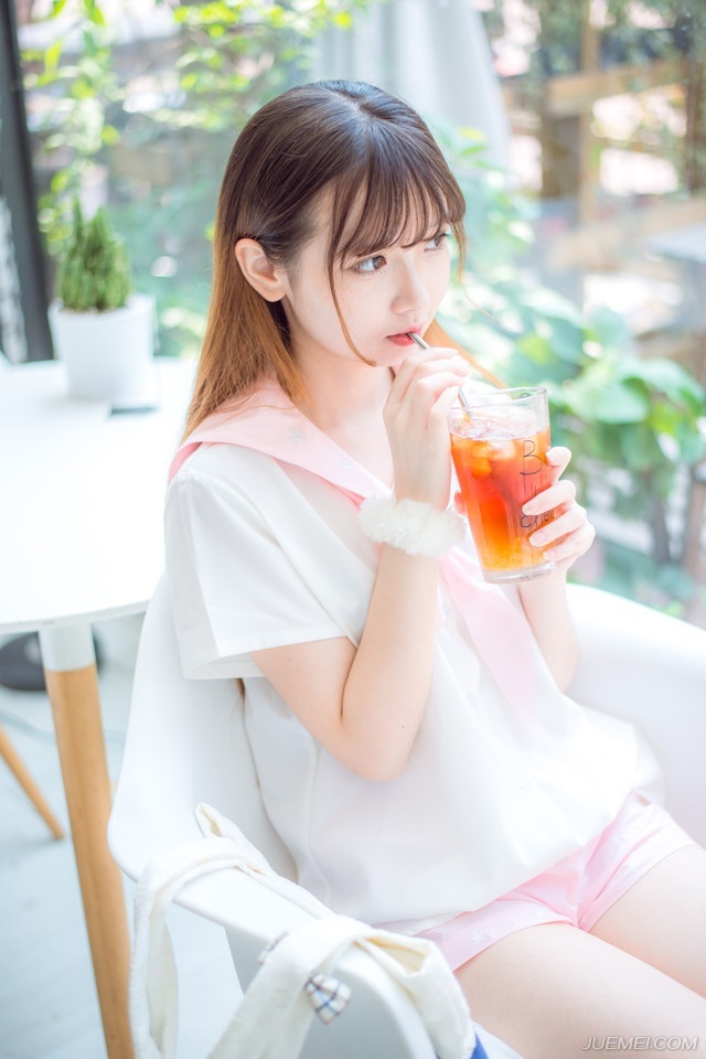“错。”法正摇了摇头，有些怜悯的看向刘璋：“到现在还没明白吗？他只是一个诱因，若非军中将士早已对你不满，就算真有此事，又怎会十万大军皆叛？这一切，皆因你无能而起。”